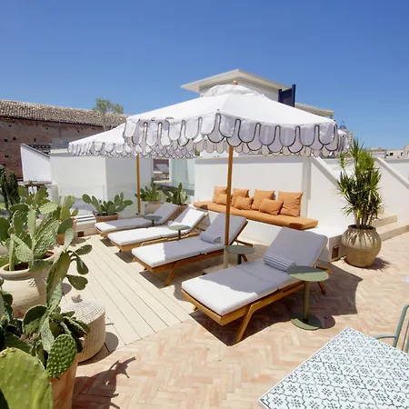 Casa Nostra Luxury & 3*